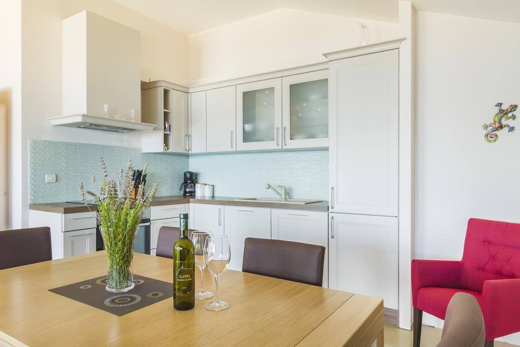 Luxury Apartments Villa Matea Малинська Екстер'єр фото