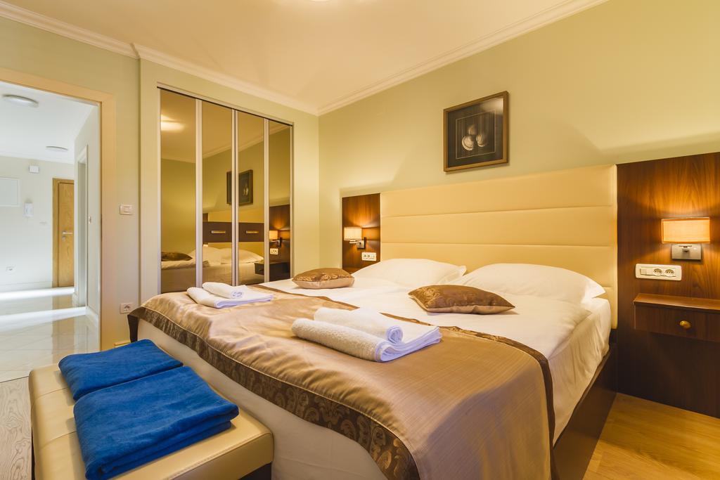 Luxury Apartments Villa Matea Малинська Екстер'єр фото